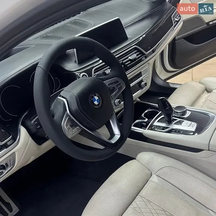BMW 7 Series 2015 photo 5