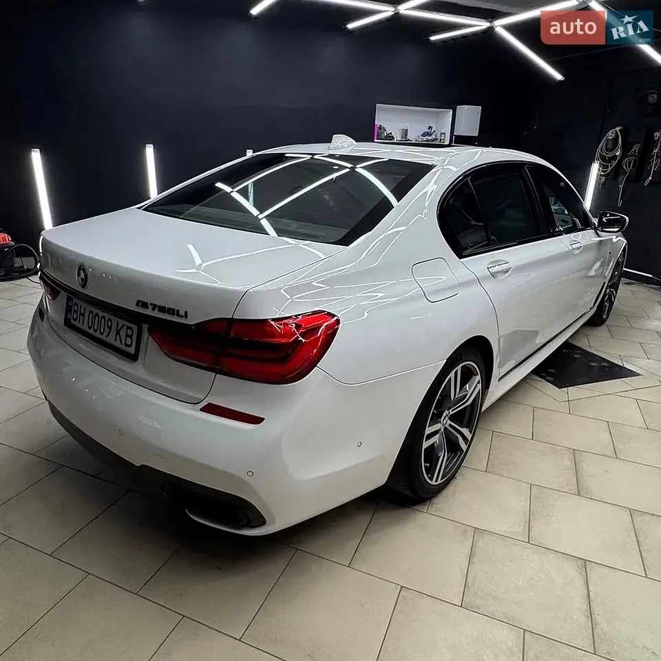 BMW 7 Series 2015 photo 3