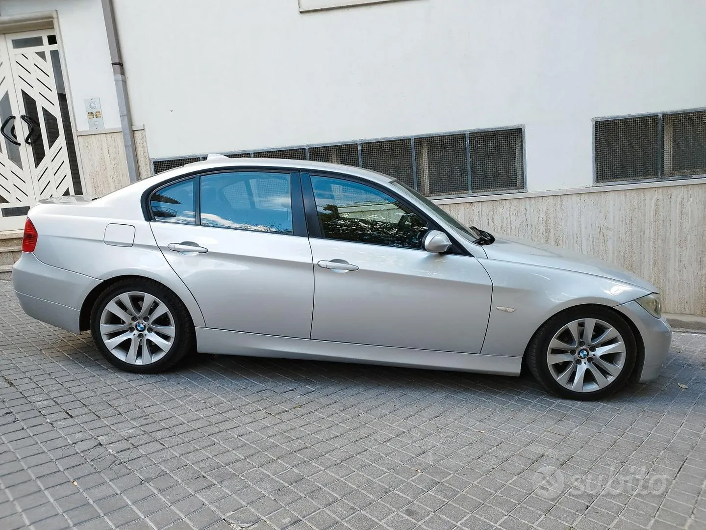 BMW 320D 2005 photo 2