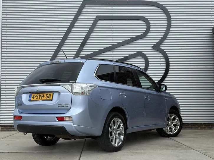 Mitsubishi Outlander 2013 photo 3