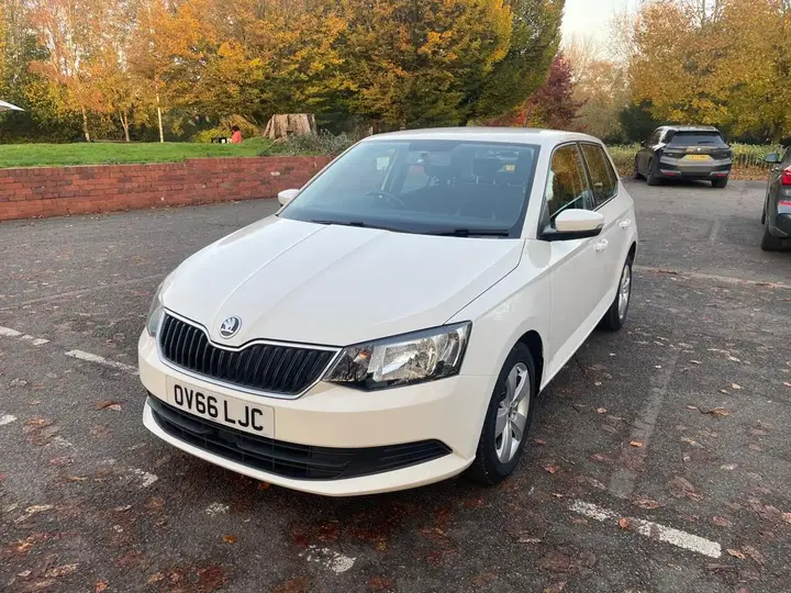 Skoda Fabia 2016 photo 4