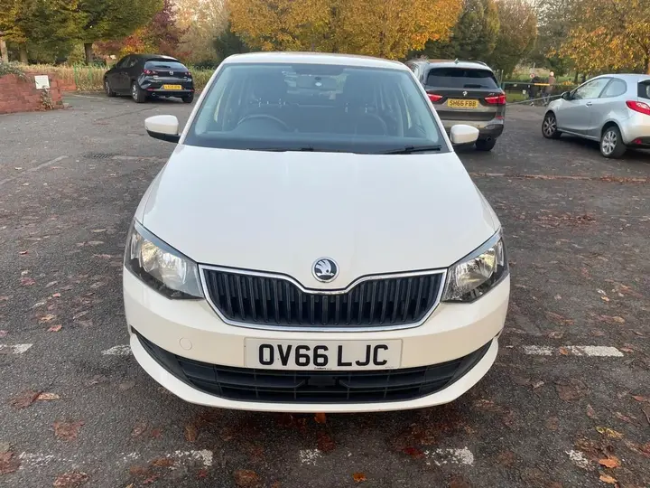 Skoda Fabia 2016 photo 3