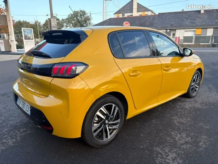 Peugeot 208 2020 photo 3