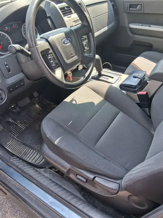 Ford Escape 2011 photo 4