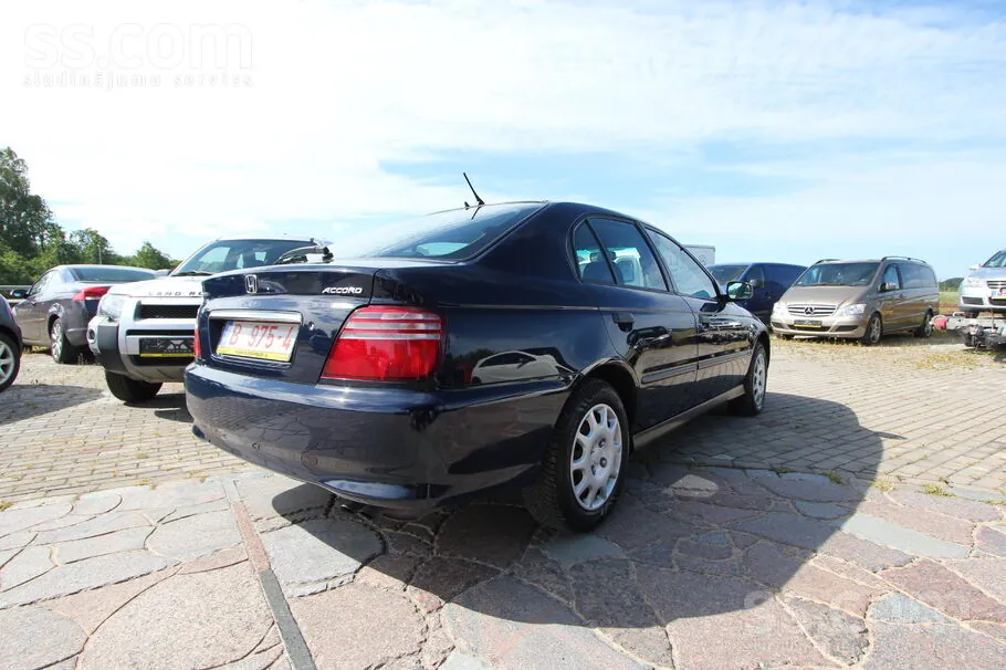 Honda Accord 2002 photo 4