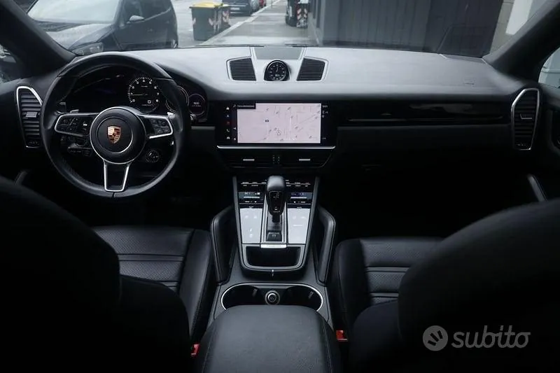 Porsche Cayenne 2022 photo 2