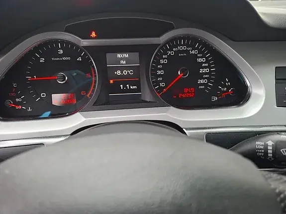 Audi A6 2011 photo 2