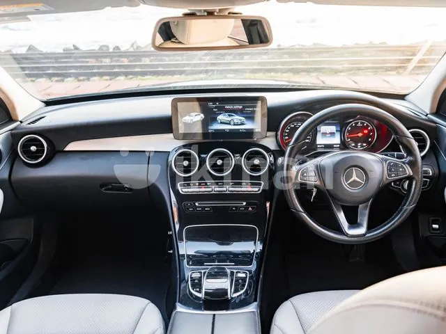 Mercedes-Benz C180 2018 photo 5