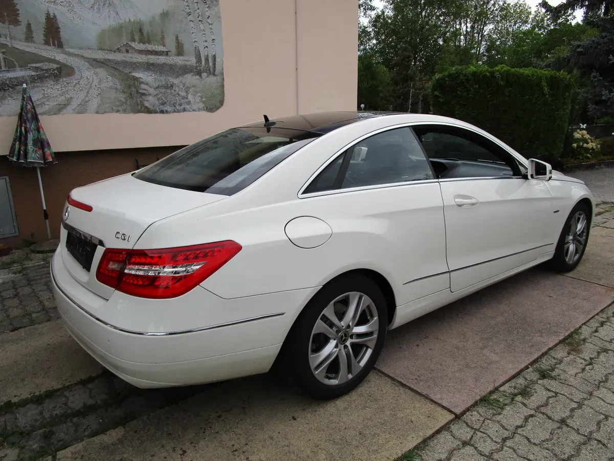 Mercedes-Benz E-Class 2010 photo 3