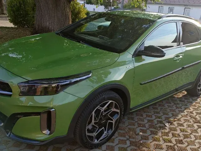 Kia Xceed 2025 photo 2
