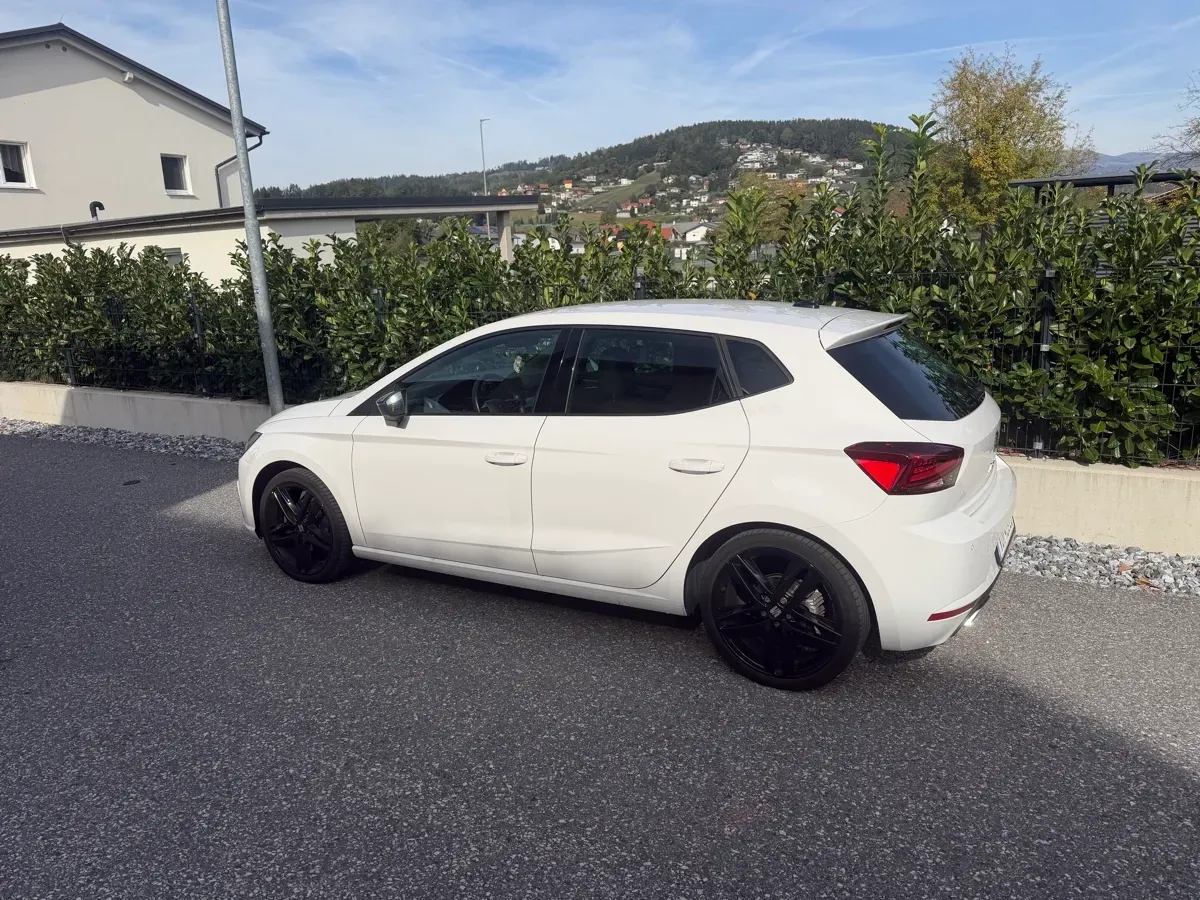 Seat Ibiza 2023 photo 3