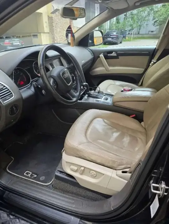 Audi Q7 2008 photo 2