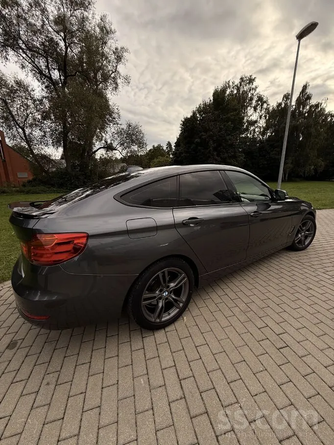 BMW 318 2015 photo 3