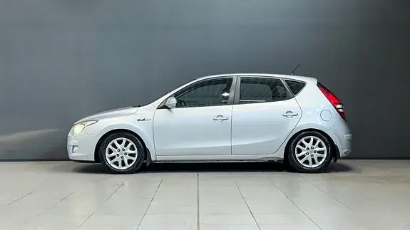 Hyundai I30 2010 photo 2
