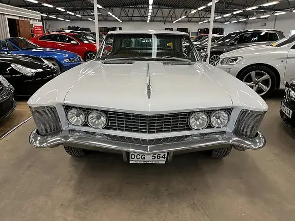 Buick Riviera 1964 photo 2