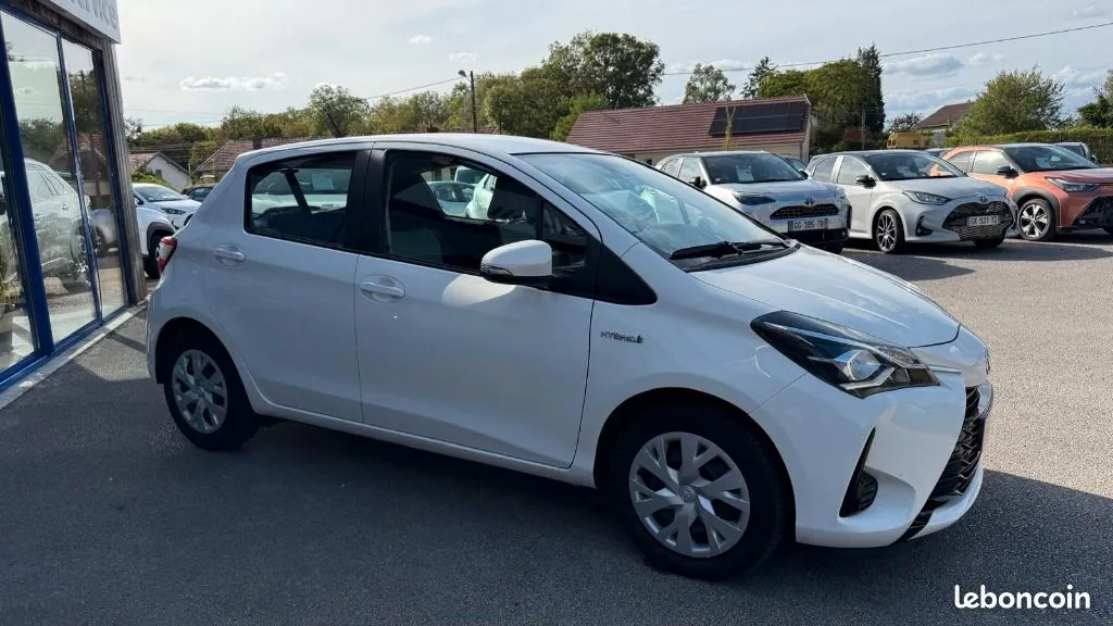 Toyota Yaris 2018 photo 3