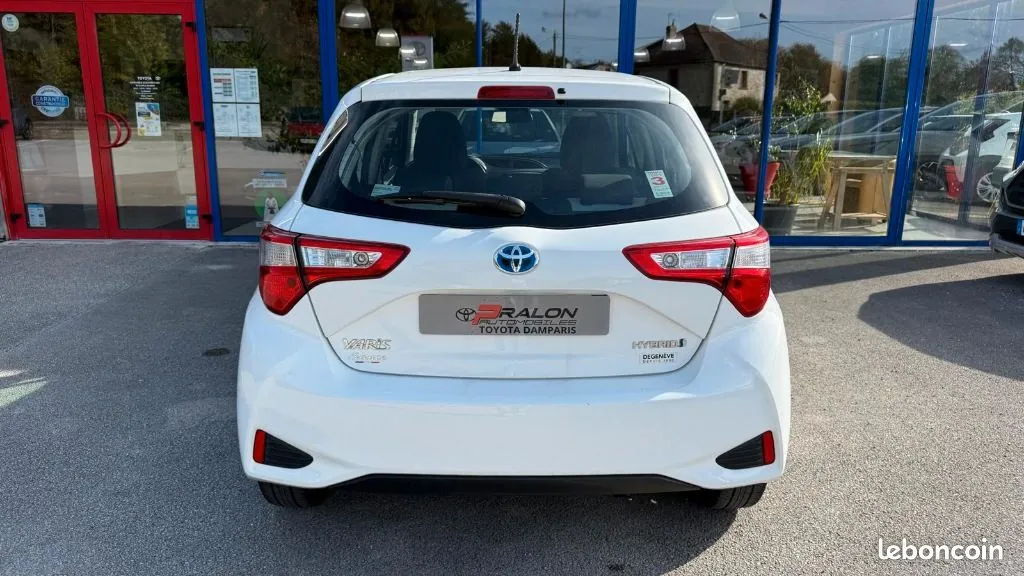 Toyota Yaris 2018 photo 5