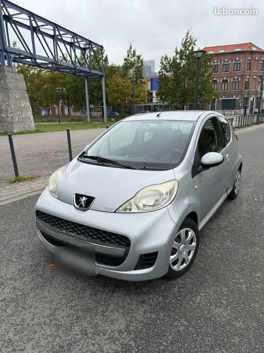 Peugeot 107 2009 photo 2