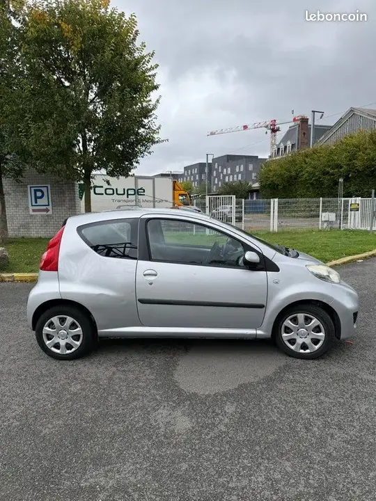 Peugeot 107 2009 photo 4