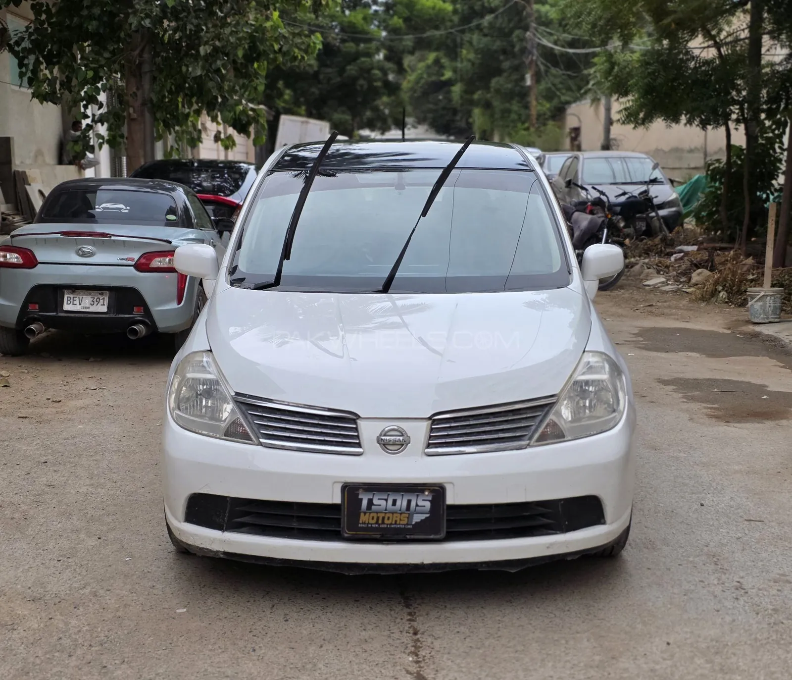 Nissan Tiida