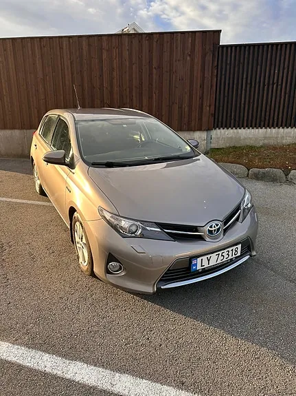 Toyota Auris 2013 photo 4