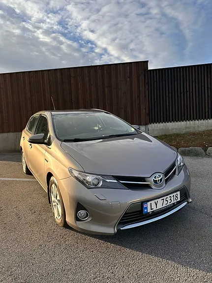 Toyota Auris 2013 photo 3