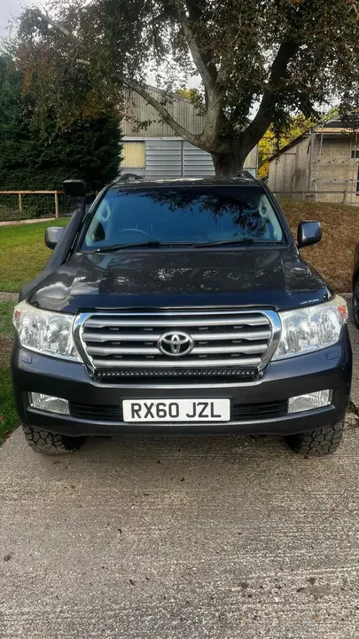 Toyota Land Cruiser 2010 photo 2