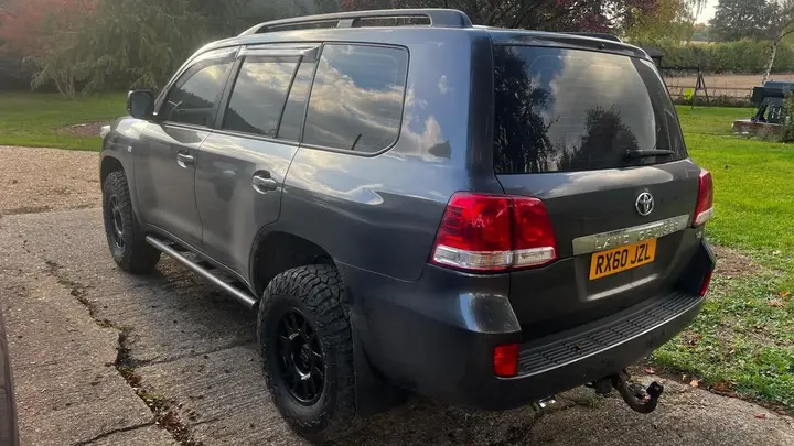 Toyota Land Cruiser 2010 photo 4