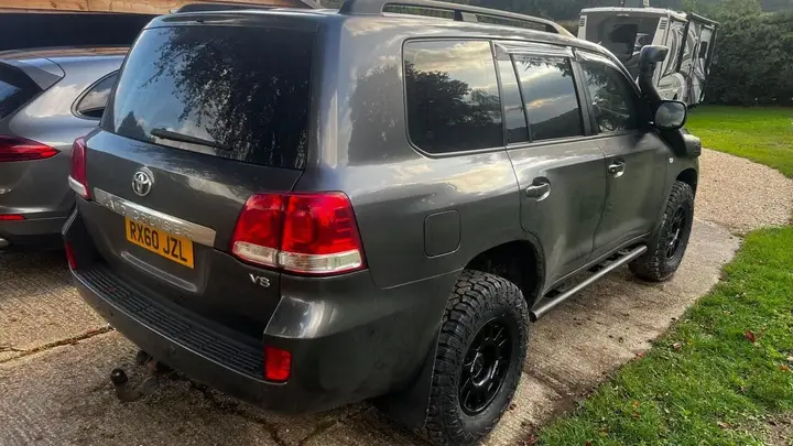 Toyota Land Cruiser 2010 photo 3