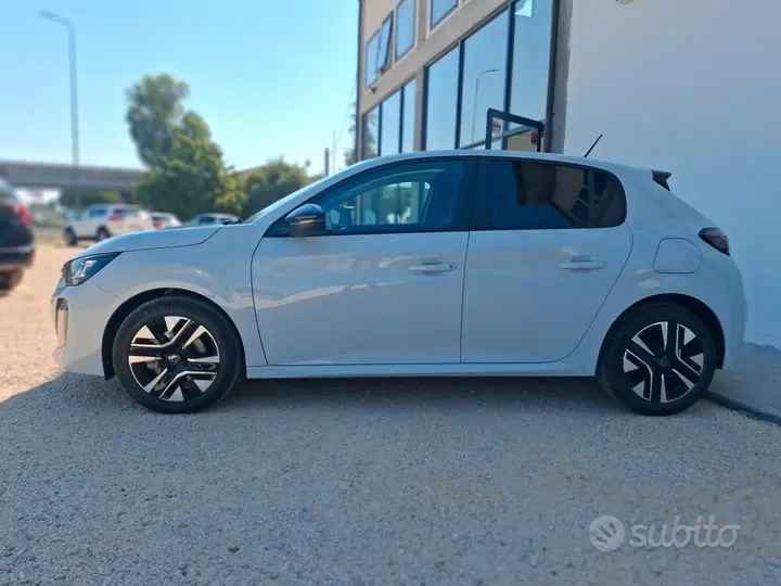 Peugeot 208 2026 photo 3