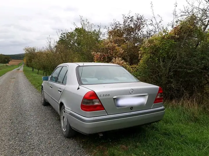 Mercedes-Benz C200