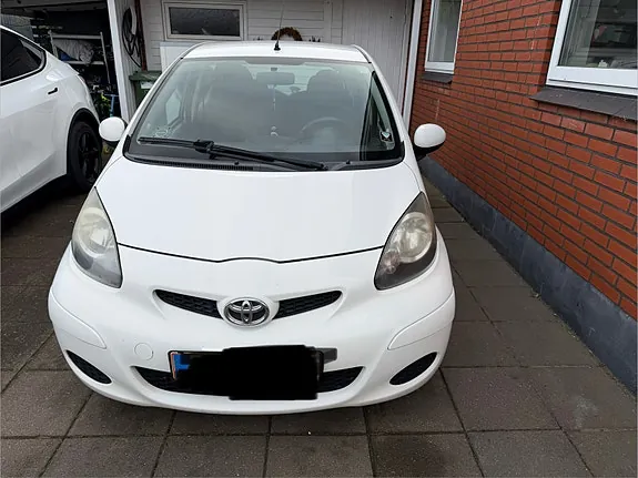 Toyota Aygo 2012 photo 2