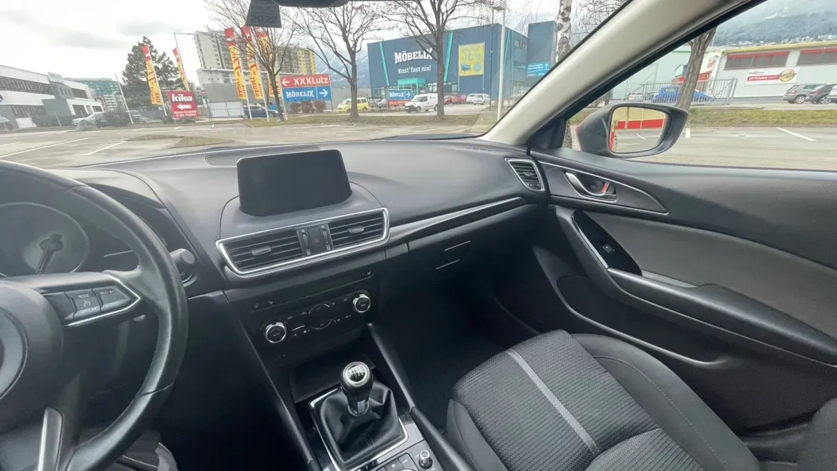Mazda Mazda3 2017 photo 2