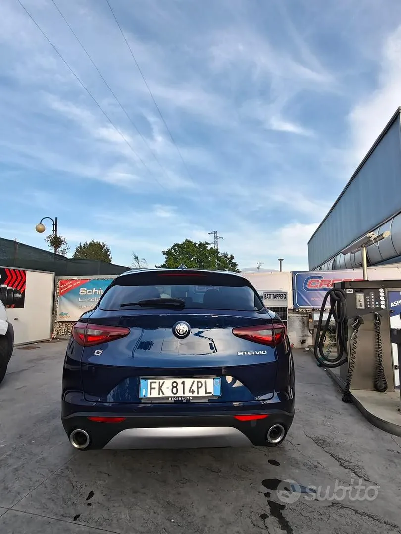 Alfa Romeo Stelvio 2017 photo 2