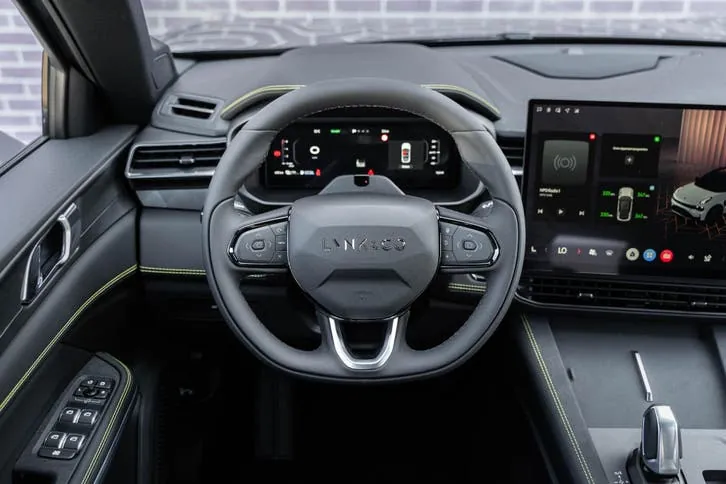 Lynk & Co 01 2025 photo 2