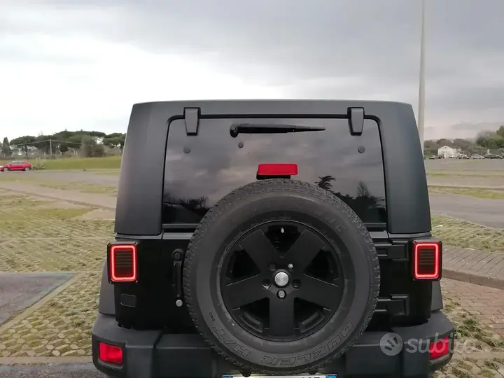Jeep Wrangler 2010 photo 2