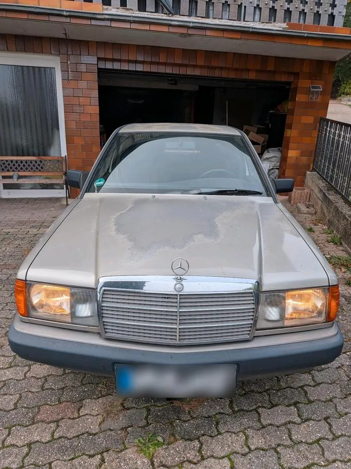 Mercedes-Benz 190