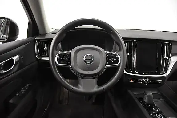 Volvo V60 Cross Country 2024 photo 2