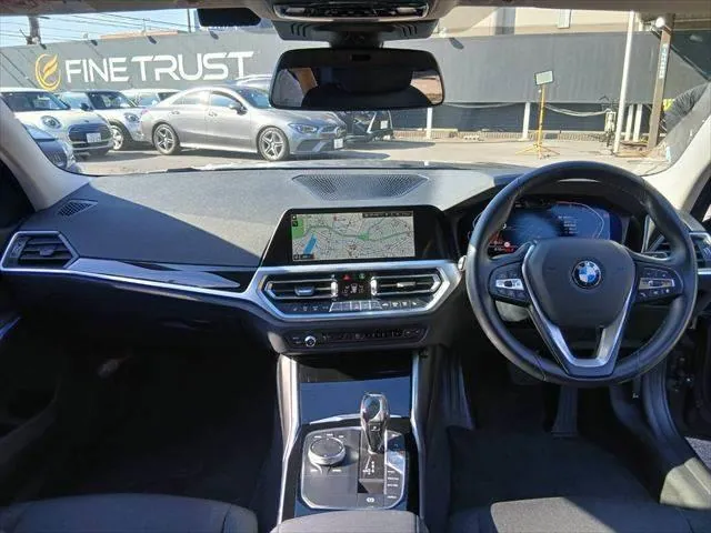 BMW 3 Series 2019 photo 3