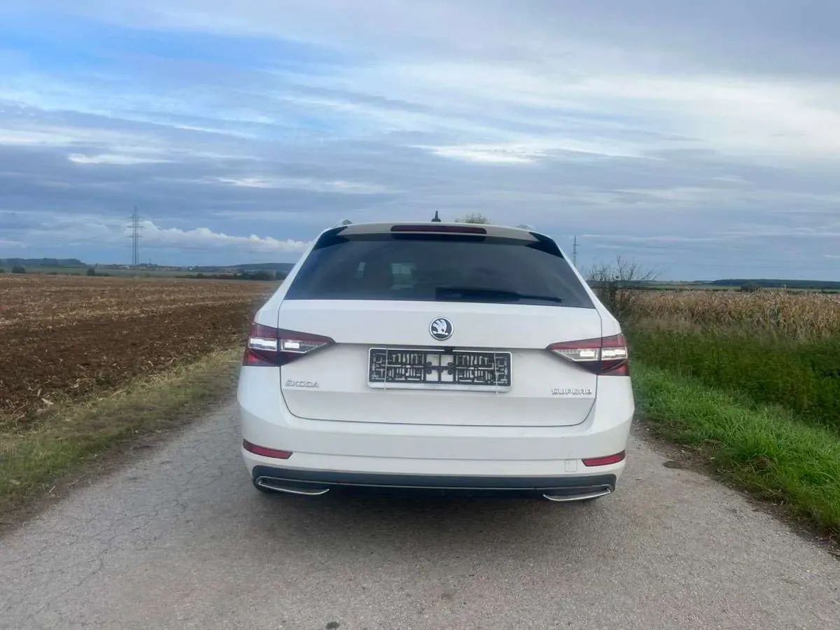 Skoda Superb 2018 photo 2