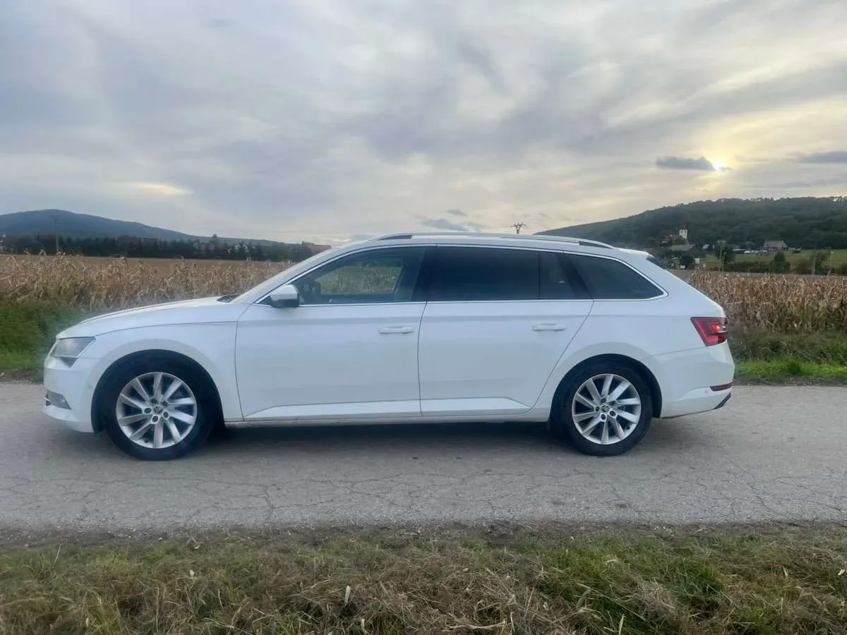 Skoda Superb 2018 photo 3
