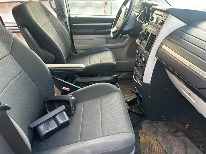Dodge Grand Caravan 2010 photo 5
