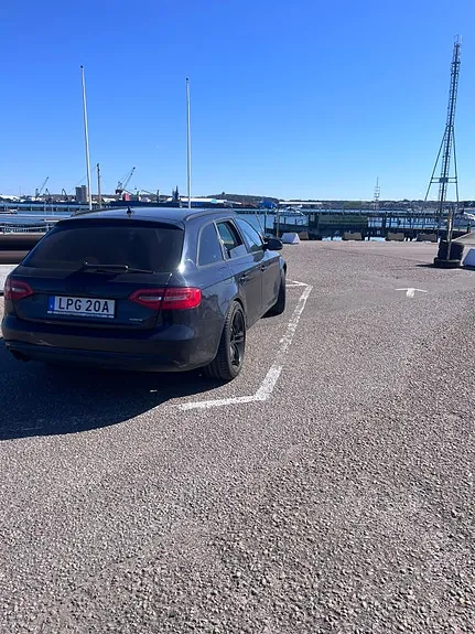 Audi A4 2015 photo 2