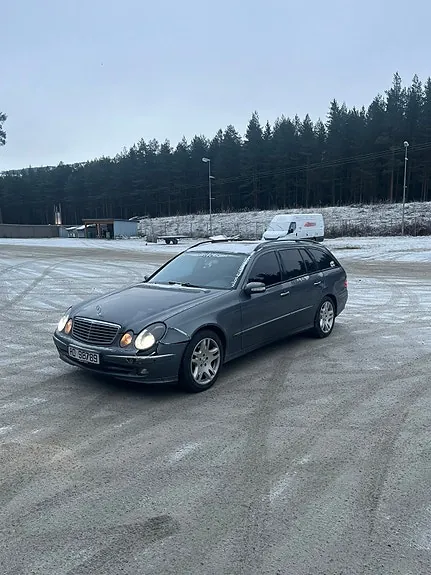 Mercedes-Benz E270