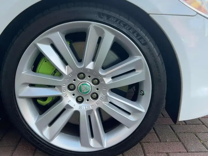 Jaguar Xf 2011 photo 5