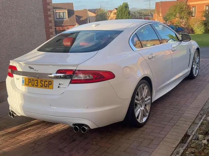 Jaguar Xf 2011 photo 3