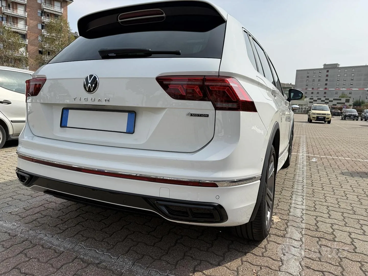 Volkswagen Tiguan 2021 photo 2