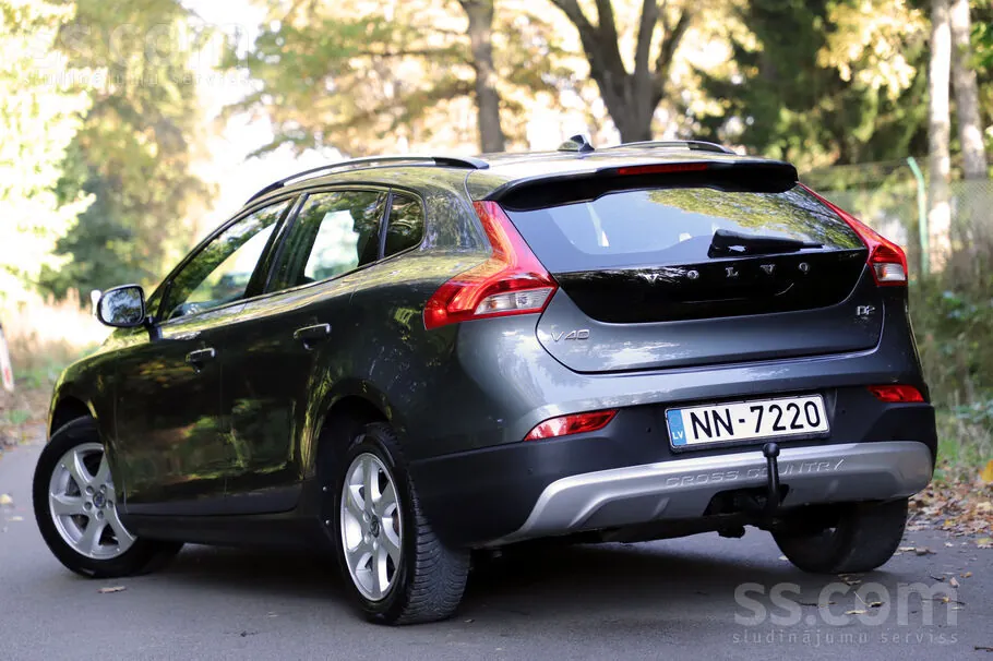 Volvo V40 2014 photo 2