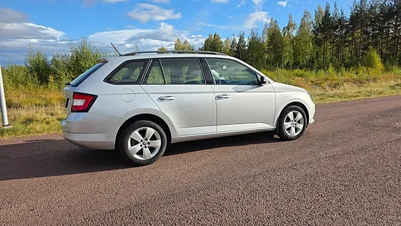 Skoda Fabia 2018 photo 2