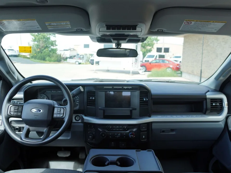 Ford F250 2024 photo 2